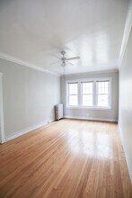 2465 W Gunnison St in Chicago, IL - Building Photo - Building Photo