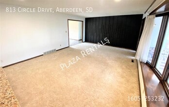 1224 Lloyd St N in Aberdeen, SD - Building Photo - Building Photo