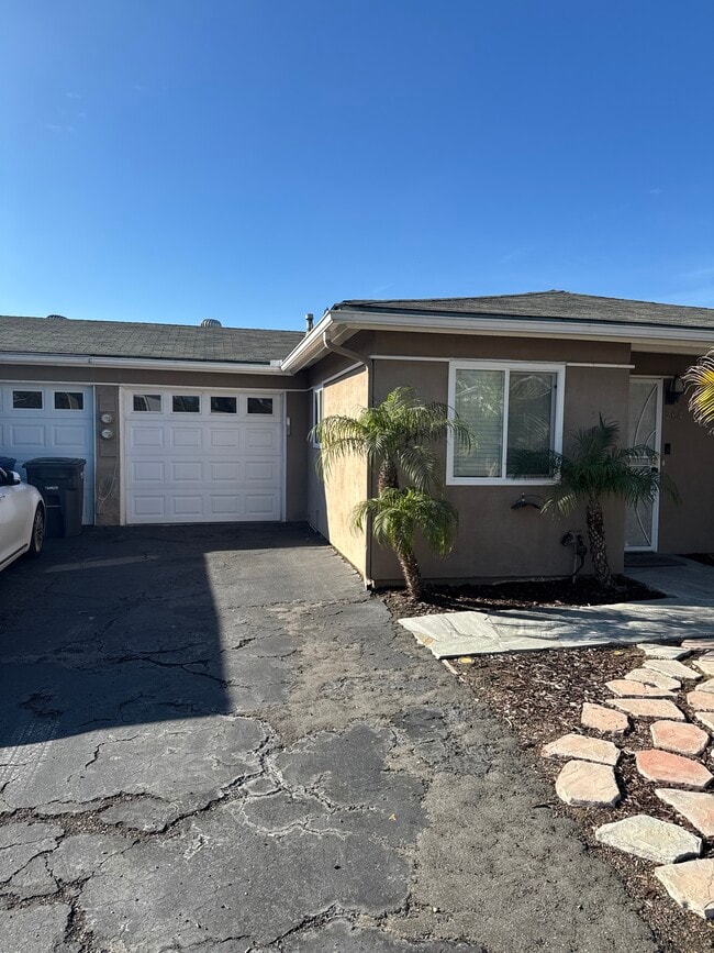 264 Rosebay Dr in Encinitas, CA - Foto de edificio - Building Photo