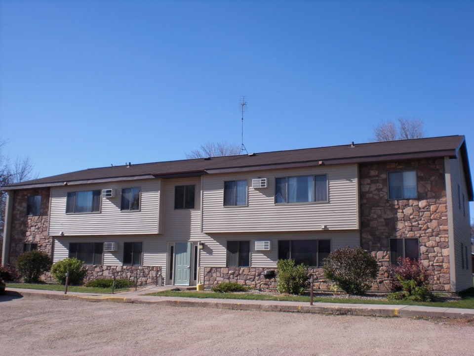 545 N 3rd St in Butterfield, MN - Foto de edificio