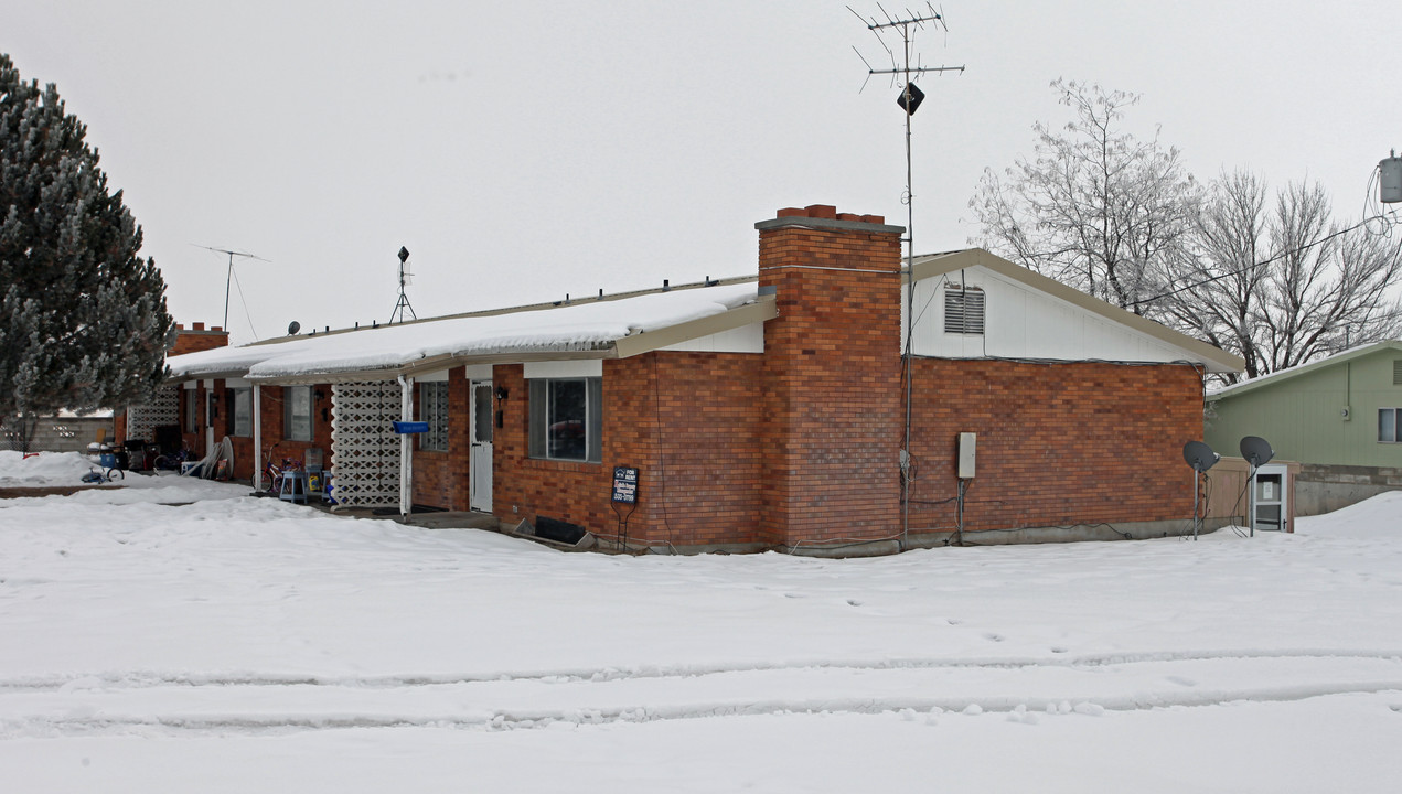 2075 W 17th S in Idaho Falls, ID - Building Photo