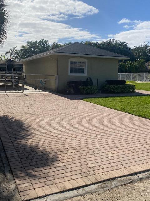 8732 Yearling Dr in Wellington, FL - Building Photo - Building Photo