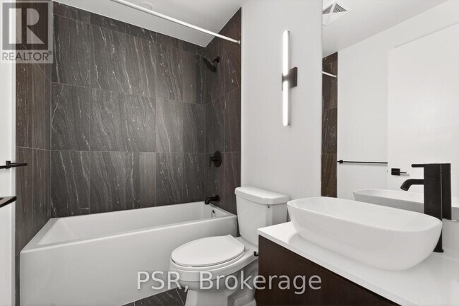 1185 Dupont St in Toronto, ON - Building Photo - Building Photo