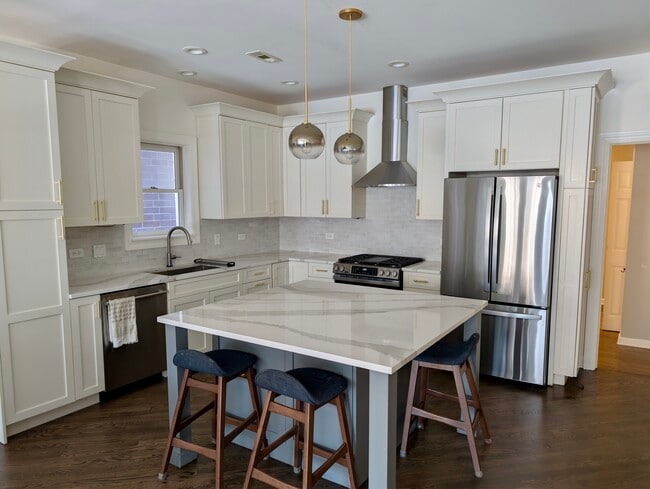 1547 N North Park Ave, Unit #2 in Chicago, IL - Foto de edificio - Building Photo