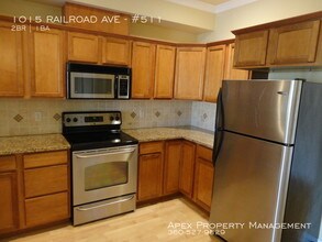 1015 RAILROAD Ave-Unit -#511 in Bellingham, WA - Building Photo - Building Photo