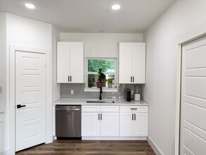 3533 S Malcolm X Blvd in Dallas, TX - Building Photo - Building Photo