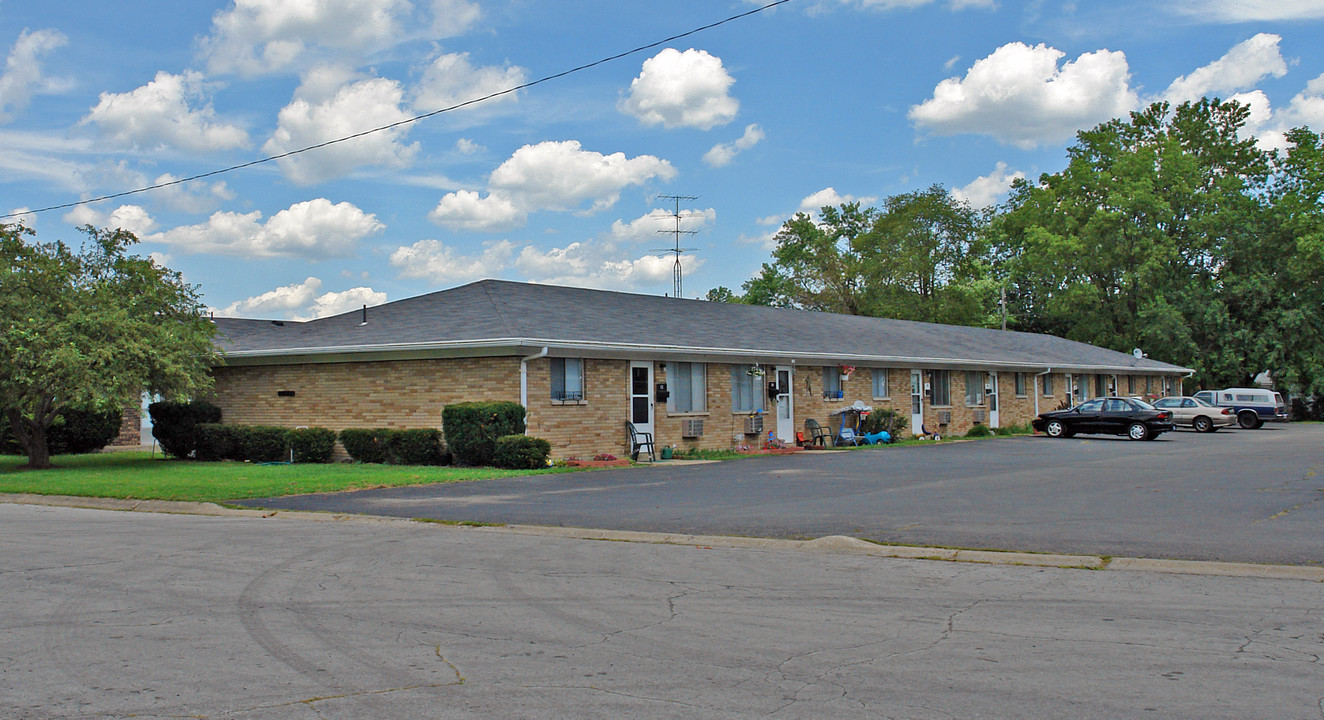 62-74 Gloria Ave in New Lebanon, OH - Building Photo