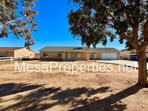 10795 Merino Ave in Apple Valley, CA - Building Photo - Building Photo