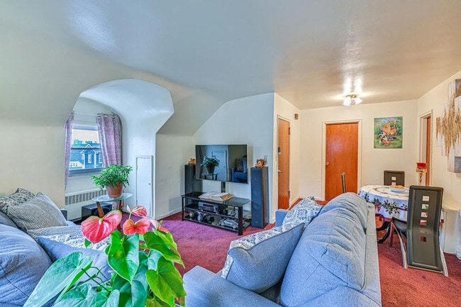 property at 80 W Kingsbridge Rd