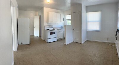 2122 32nd St-Unit -2124 in Sarasota, FL - Building Photo - Building Photo