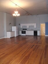 43 N 3rd St, Unit A in Newark, OH - Foto de edificio - Building Photo