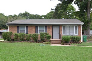 832 Tilden Rd in Charlotte, NC - Building Photo