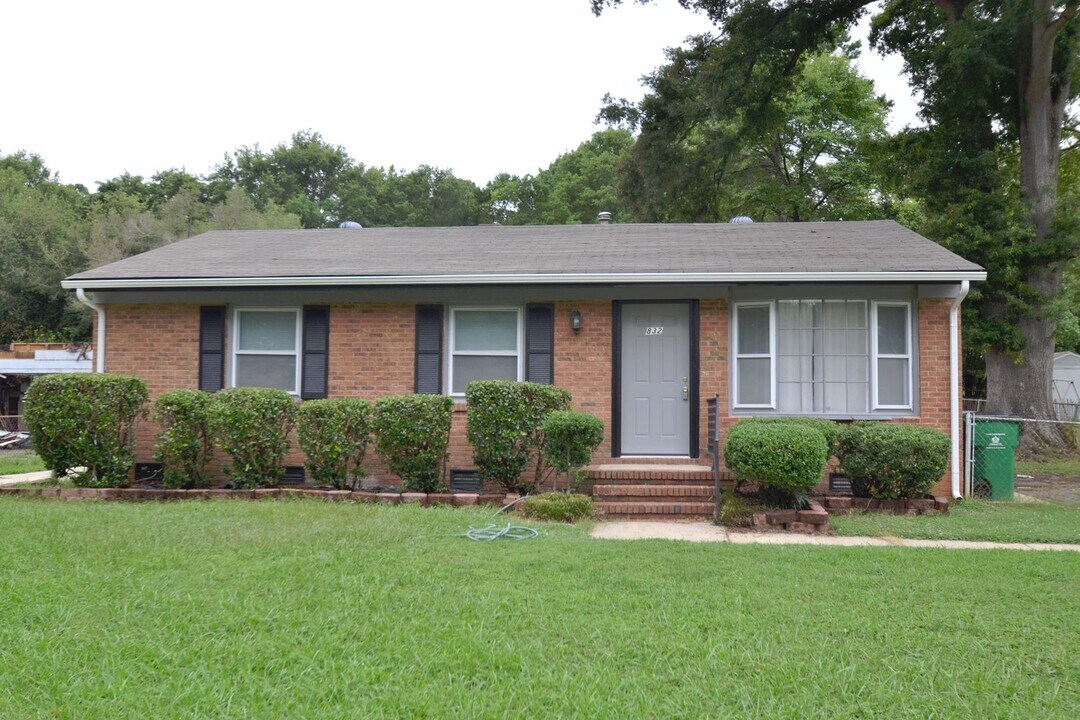 832 Tilden Rd in Charlotte, NC - Building Photo