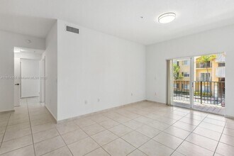 7270 NW 114th Ave, Unit 201 in Doral, FL - Building Photo - Building Photo