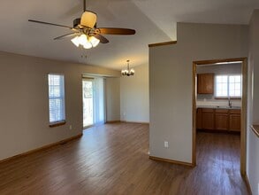 1817 N Pine Grove St in Wichita, KS - Building Photo - Building Photo