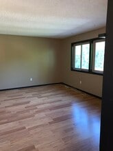4153 Austin St NE in Circle Pines, MN - Building Photo - Building Photo