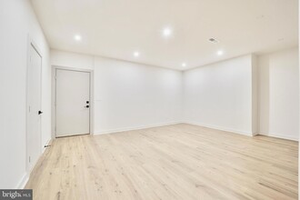 1329 Connecticut Ave NW, Unit 10C-1017 in Washington, DC - Building Photo - Building Photo