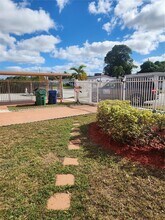 4447 NW 169th Terrace in Miami Gardens, FL - Building Photo - Building Photo