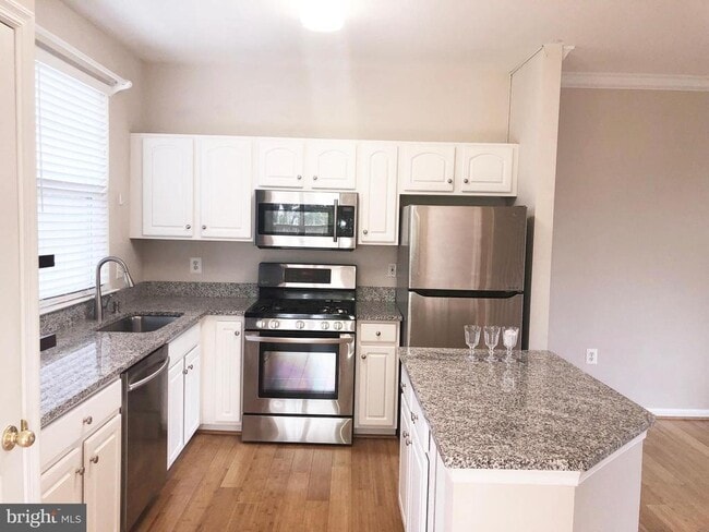 property at 21798 Jarvis Square