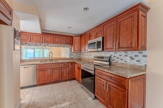 626 NE 195th St in Miami, FL - Building Photo - Building Photo