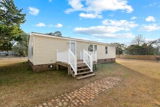 137 Wendy Hill Ln in Sneads Ferry, NC - Building Photo - Building Photo