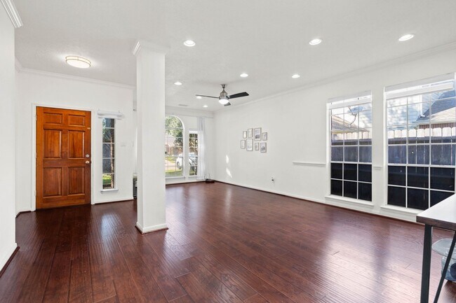 property at 11411 Oak Lake Ridge Ct