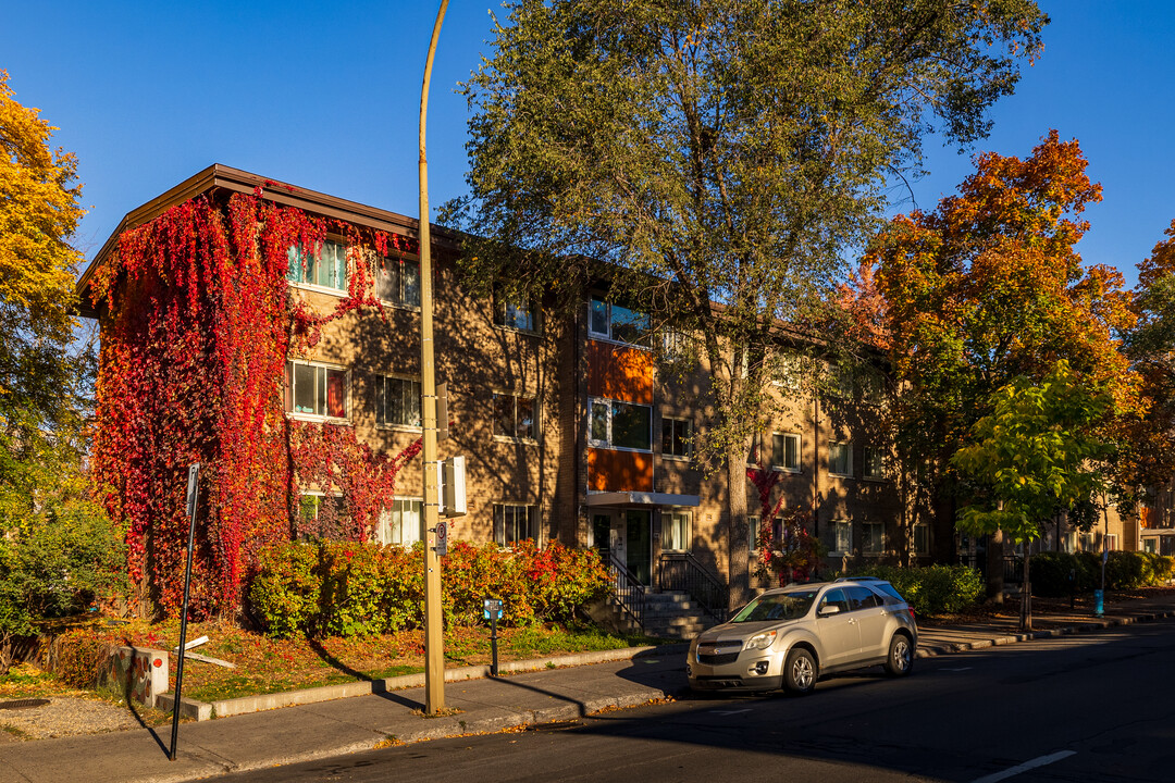 Corporation d’habitation Jeanne-Mance in Montréal, QC - Building Photo