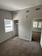 1831 Parkdale Dr in Champaign, IL - Building Photo - Building Photo