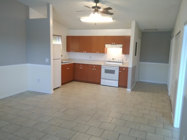 2341 Avenue Z in West Palm Beach, FL - Building Photo - Building Photo