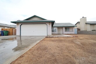 937 W Tamarisk Ave in Ridgecrest, CA - Building Photo - Building Photo