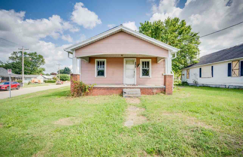 2100 Berry St in Kingsport, TN - Building Photo