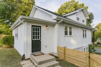 101 Oak Ave, Unit Apt A in Dickson, TN - Building Photo - Building Photo