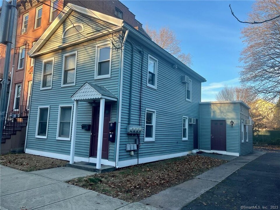 139 Bradley St-Unit -B in New Haven, CT - Building Photo