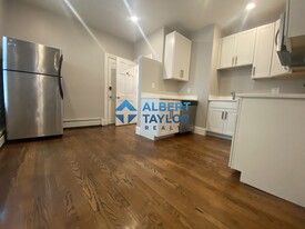 1568 Tremont St, Unit 3 Apartamentos