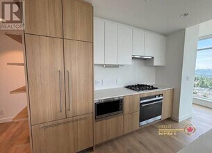 505-1505 Nelson St in Coquitlam, BC - Building Photo - Building Photo