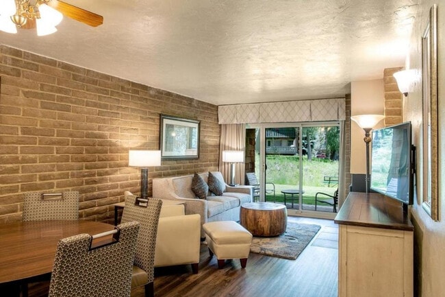 1020/1-1021 Vail View Dr in Vail, CO - Building Photo - Building Photo