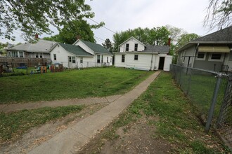 1217 Madison Ave in Burlington, IA - Building Photo - Building Photo