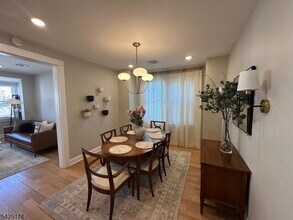 282 Weequahic Ave in Newark, NJ - Building Photo - Building Photo