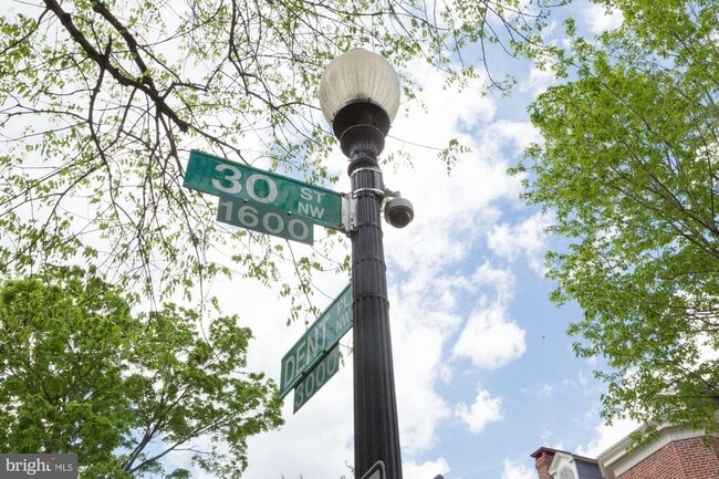 3014 Dent Pl NW, Unit 20E in Washington, DC - Building Photo - Building Photo