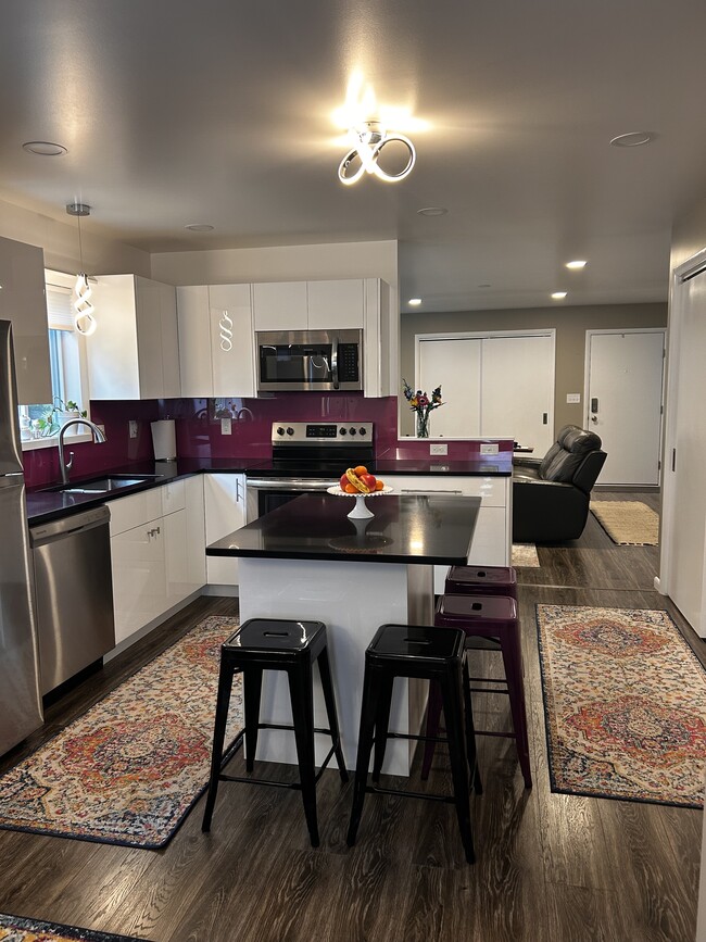 94 N Pearl St, Unit 94a