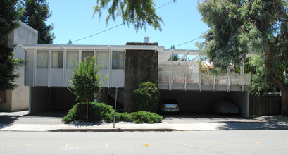 215 Lafayette Cir in Lafayette, CA - Foto de edificio - Building Photo