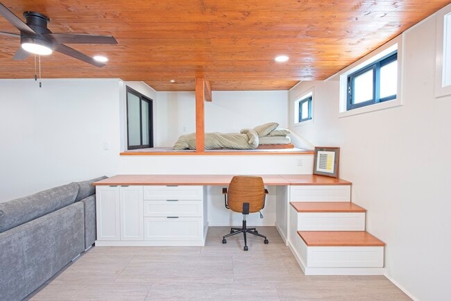 2828 Dow St in Honolulu, HI - Foto de edificio - Building Photo