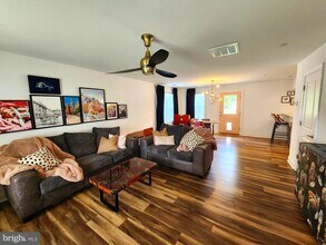 214 Oregon Rd in Stevensville, MD - Building Photo - Building Photo