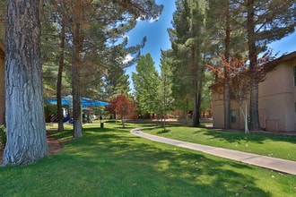 Highland Woods Apartments in Sierra Vista, AZ - Building Photo - Building Photo