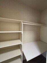 126 W Electric Ave in La Habra, CA - Foto de edificio - Building Photo