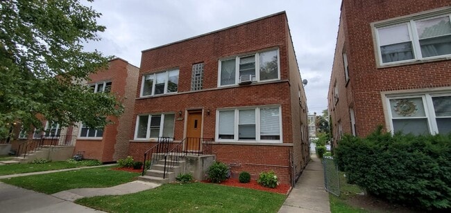 4915 Hull St, Unit 2E in Skokie, IL - Foto de edificio - Building Photo