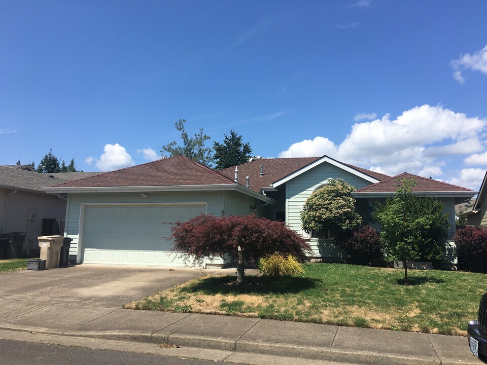4867 SW Aster St in Corvallis, OR - Building Photo