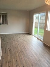 1603 Wood Ave in Sumner, WA - Building Photo - Building Photo