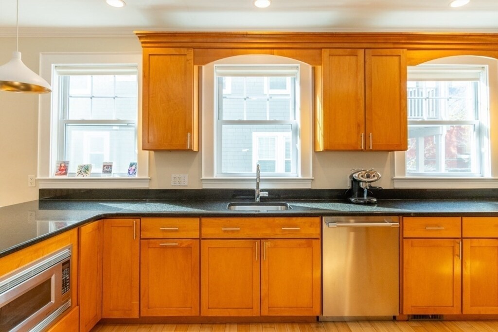417 Walden St in Cambridge, MA - Building Photo