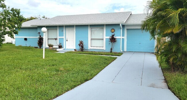 property at 872 Aspenwood Cir